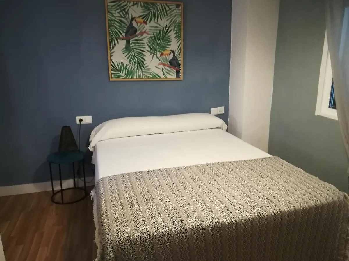 Hostal The Monkey Room Marbella Konukevi